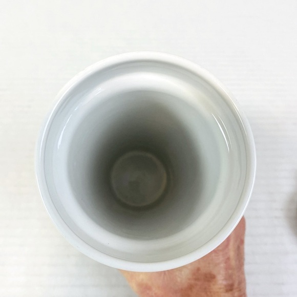 Dunkin Donuts White Embos Tall Ceramic Travel Mug W/Lid 16oz - Picture 4 of 5